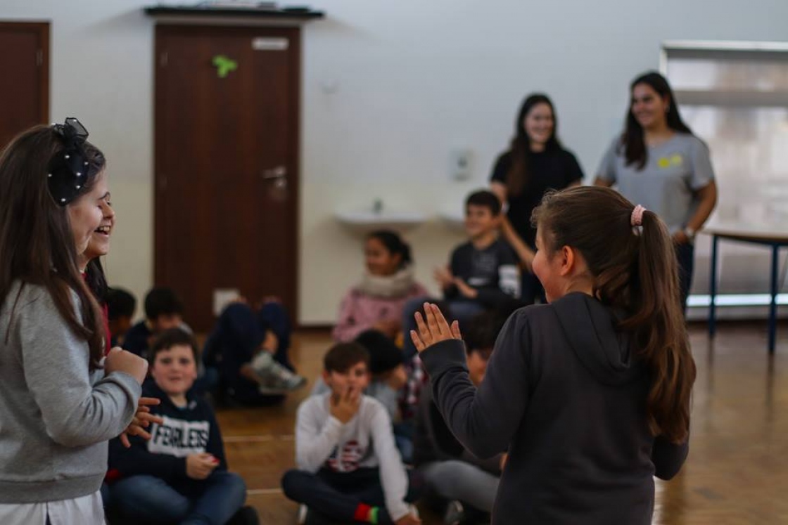 Projeto UM Futuro leva o teatro à Escola Primária das Enguardas